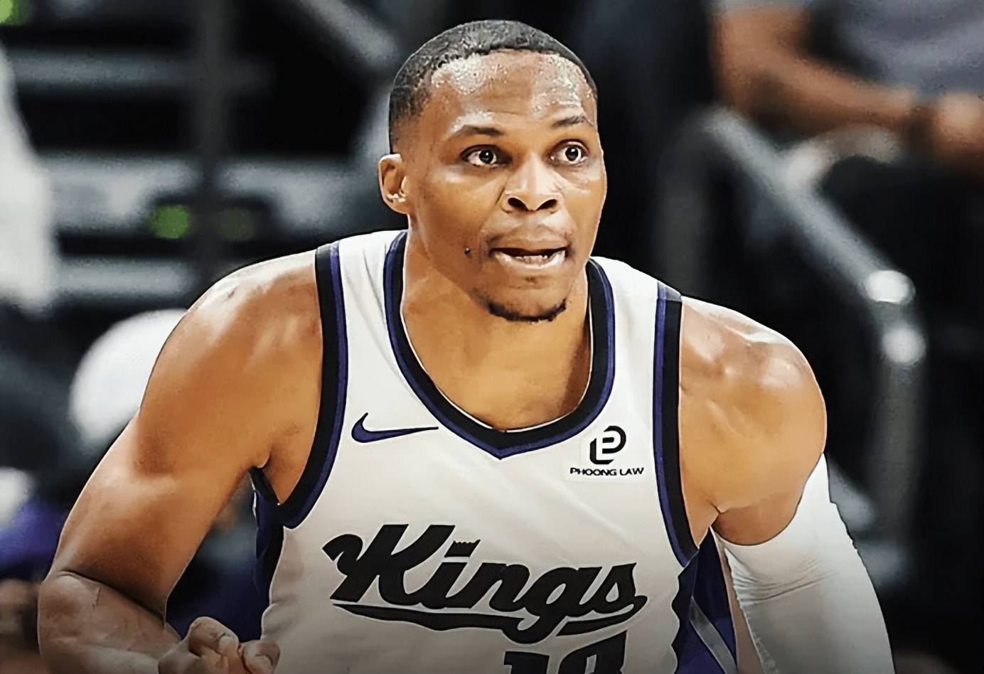 深绿或哑黑 深绿或哑黑