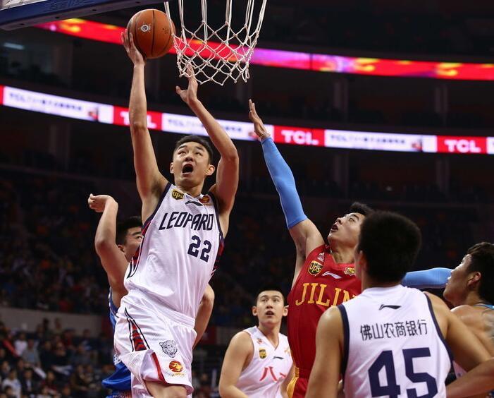 湖人惨败马 湖人惨败马